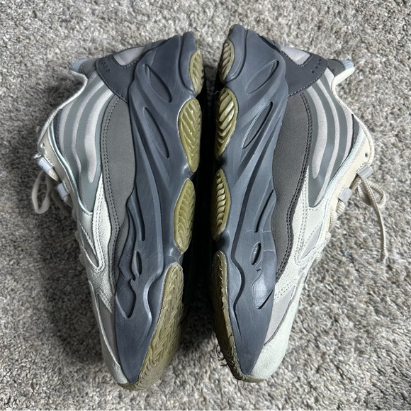 adidas Yeezy Boost 700 V2 Tephra sneakers 7 tennis shoes gym street gray comfort - Picture 9 of 12